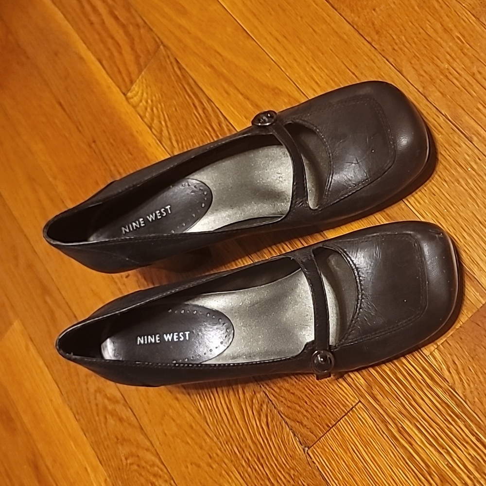 Nine west maryjanes size 9